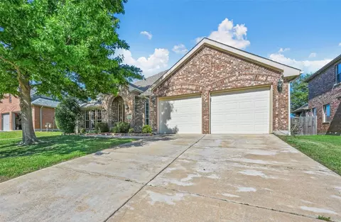 Exterior - 2208 Hillary Trl, Mansfield, TX 76063 photo 2 of 6
