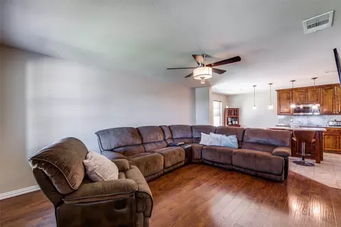 Living - 509 W Holford St, Pilot Point, TX 76258 photo 1 of 6