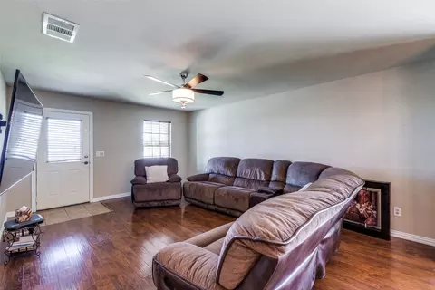Living - 509 W Holford St, Pilot Point, TX 76258 photo 3 of 6