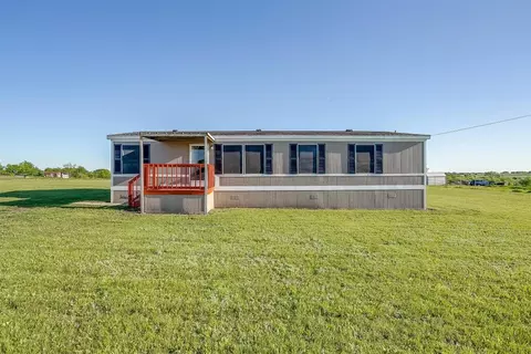 5504 Texas St, Joshua, TX 76058