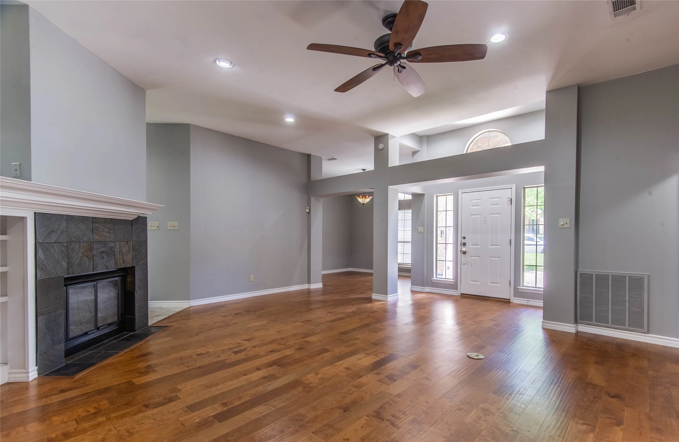 8517 Woodslane Dr  