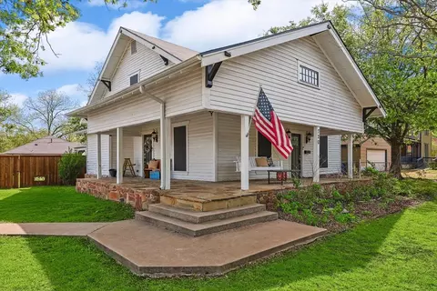 720 E Main St, Whitesboro, TX 76273