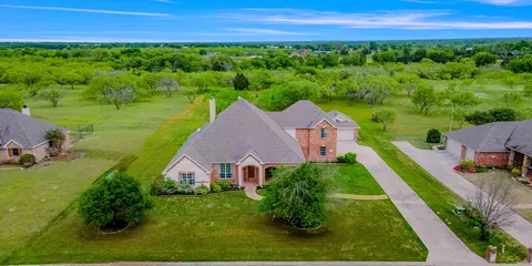 1042 Oak Creek Cir, Royse City, TX 75189