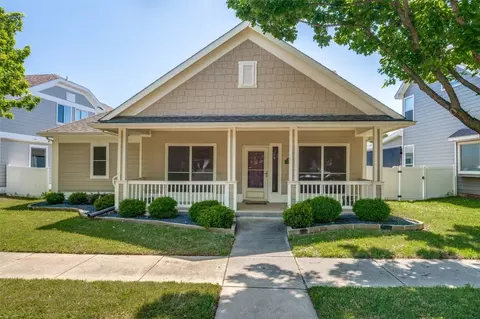 10038 Pinecrest Dr, Providence Village, TX 76227