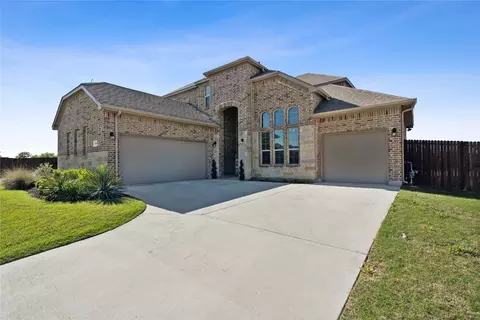 3728 Twin Pines Dr, Midlothian, TX 76065