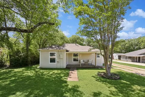 2105 Willowwood St, Denton, TX 76205
