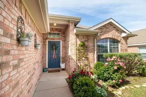 6224 Trinity Creek Dr, Fort Worth, TX 76179