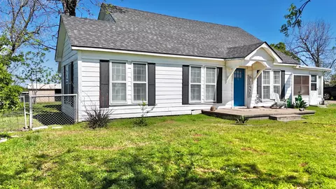 2125 E Washington St, Stephenville, TX 76401
