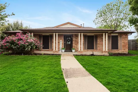 1914 Primrose Ln, Carrollton, TX 75007