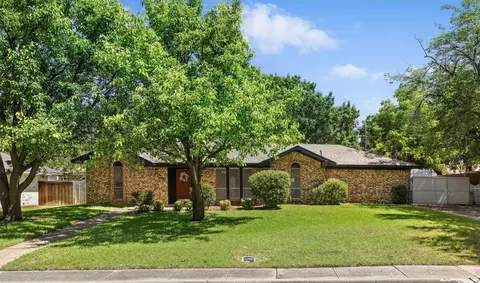 12465 Wood Manor Cir, Farmers Branch, TX 75234