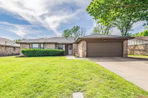 1109 Meadowview Dr, Euless, TX 76039