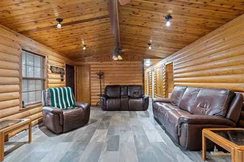 609 Stagecoach Dr, Oak Point, TX 75068