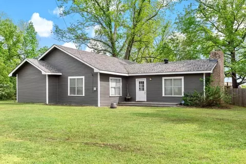 602 Clarksville Rd, Bogata, TX 75417