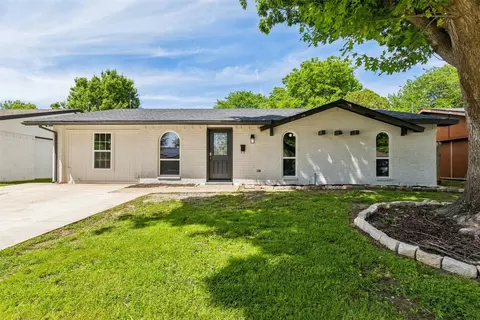 1106 Las Palmas Dr, Grand Prairie, TX 75052