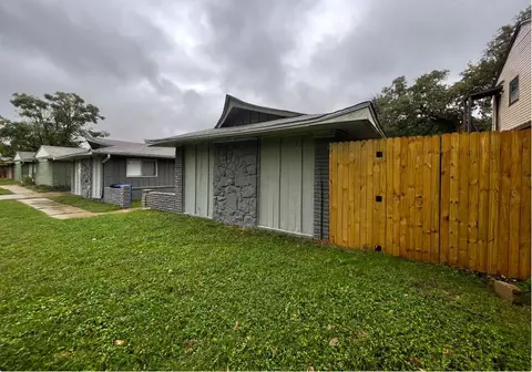 811 Bluebird Dr, Irving, TX 75061