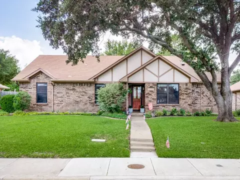 2416 Silverthorne Dr, Dallas, TX 75287