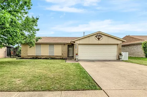 6036 Kary Lynn Dr S, Watauga, TX 76148