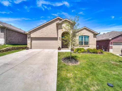1104 Eastland Ln, Weatherford, TX 76087