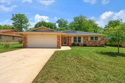 526 Dean Dr, Denison, TX 75020