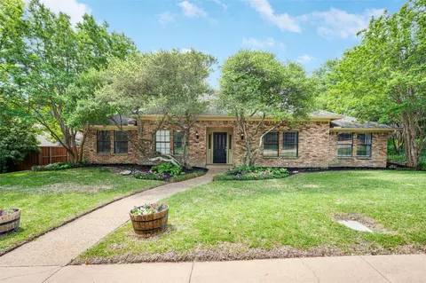 9718 Stone River Cir, Dallas, TX 75231