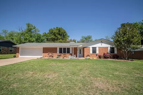 713 Pampa St, Sulphur Springs, TX 75482