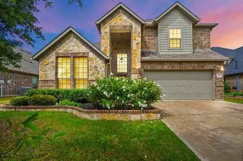 720 Shadow River Dr, Saginaw, TX 76179