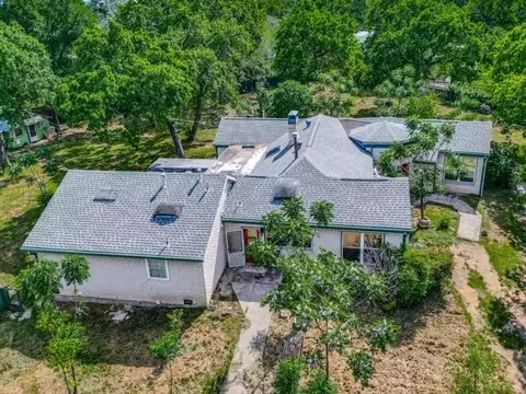 910 Meadow Oaks Dr, Arlington, TX 76010