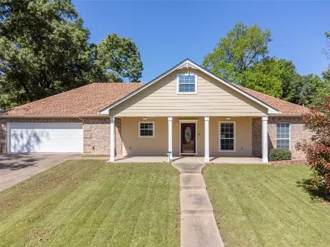 135 Cherry St, Tatum, TX 75691
