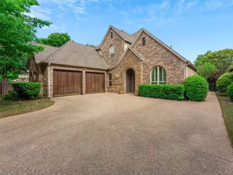 3605 Regents Park Ct, Arlington, TX 76017