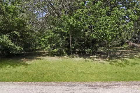 127 Osage Dr, Gun Barrel City, TX 75156