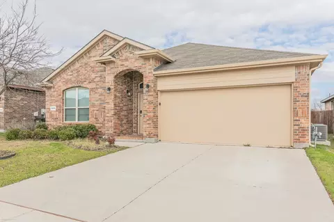 5200 Sugarcane Ln, Fort Worth, TX 76179