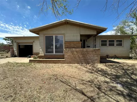 701 Mustang Dr, Andrews, TX 79714