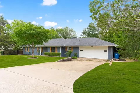 306 Mockingbird Ln, Highland Village, TX 75077