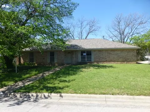3800 Van Deman Dr, Benbrook, TX 76116