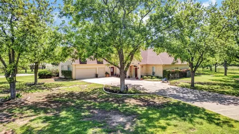 6401 Augusta Ct, Granbury, TX 76049
