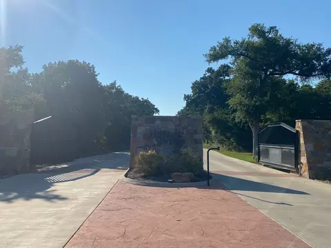 128 Heritage Springs Dr, Brock, TX 76087