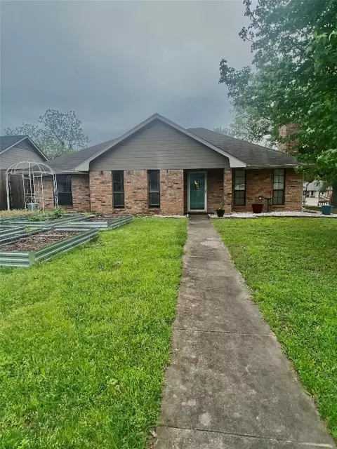 6044 Royal, Reno, TX 75462