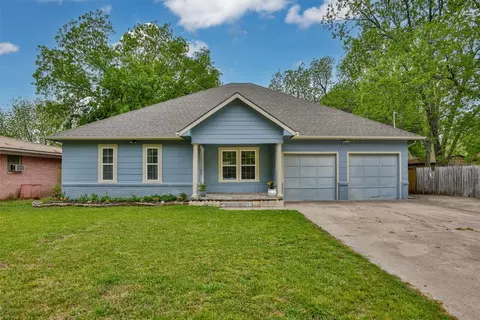 1215 S Taylor St, Gainesville, TX 76240