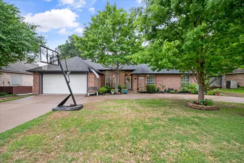 1051 Westbury Ln, Mansfield, TX 76063