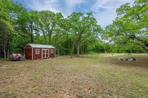 635 Sleepy Hollow Ln, Valley View, TX 76272