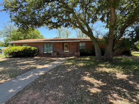 26 Arledge Dr, Seymour, TX 76380
