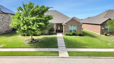 525 Cottonview Dr, Waxahachie, TX 75165
