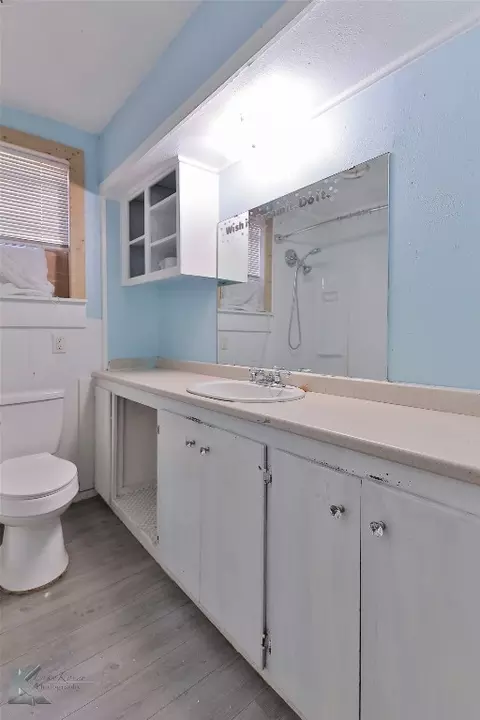 Bath - 523 Apache, Abilene, TX 79601 photo 2 of 3