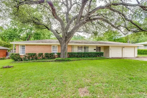 3944 Piedmont Rd, Fort Worth, TX 76116