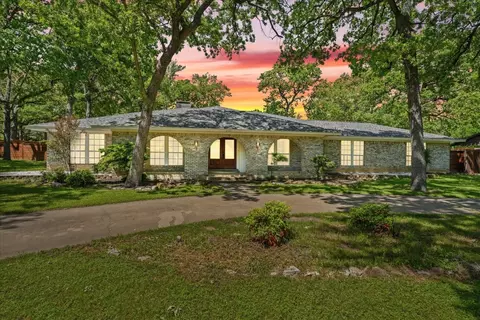 2321 Cypress Dr, Grand Prairie, TX 75050