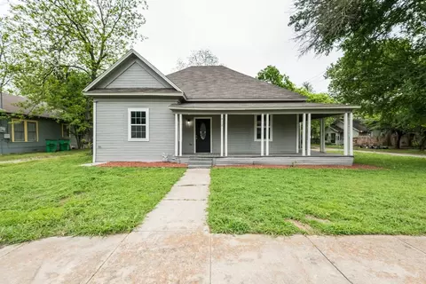 902 N Commerce St, Gainesville, TX 76240