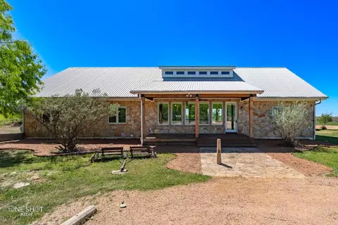 1001 S Houston St, Santa Anna, TX 76878