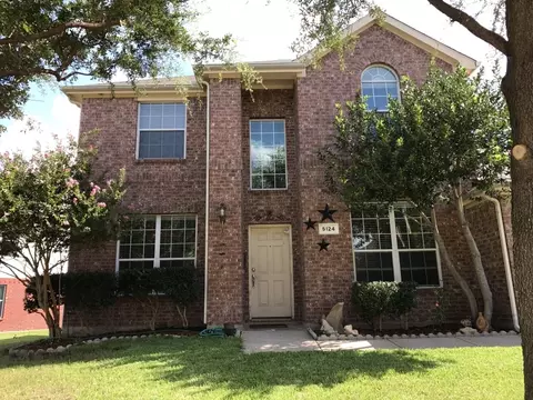 5124 Bay View Dr, Fort Worth, TX 76244