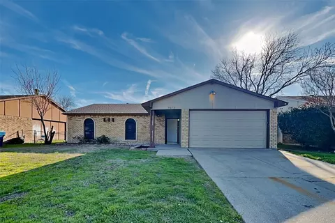 5664 Pearce St, The Colony, TX 75056
