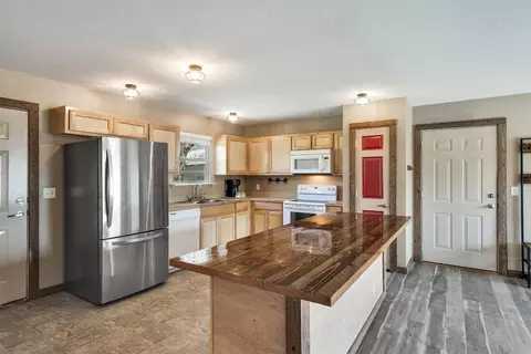 Kitchen - 309 E Franklin Ave, Electra, TX 76360 photo 2 of 4